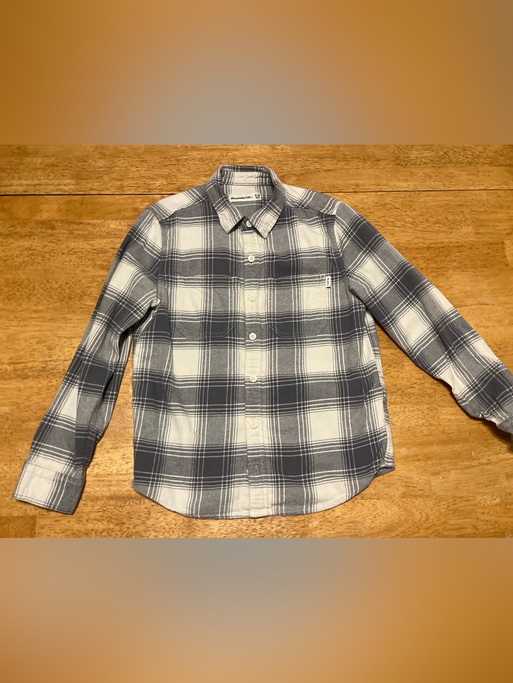 abercrombie kids Gray & White Plaid Button-Down Shirt, size 9/10